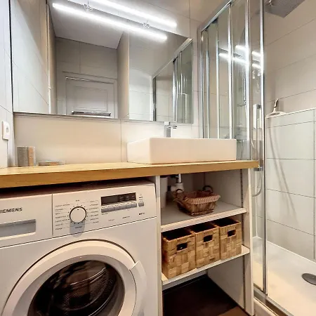 Chamonix: 43m², 2 Chambres, Centre-ville Avec Balcon, Parking Et Wifi - Fr-1-507-75 شامونكس